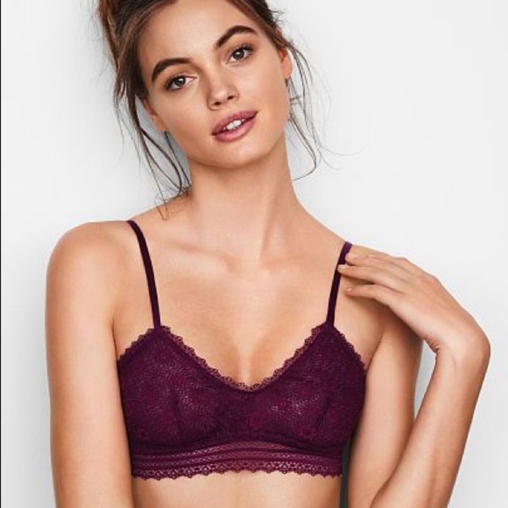Victoria’s Secret Romantic Lace Scoopneck Bralette